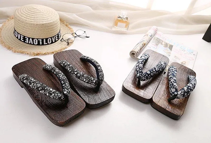 Flat-Floor Japanese Wooden Sandals