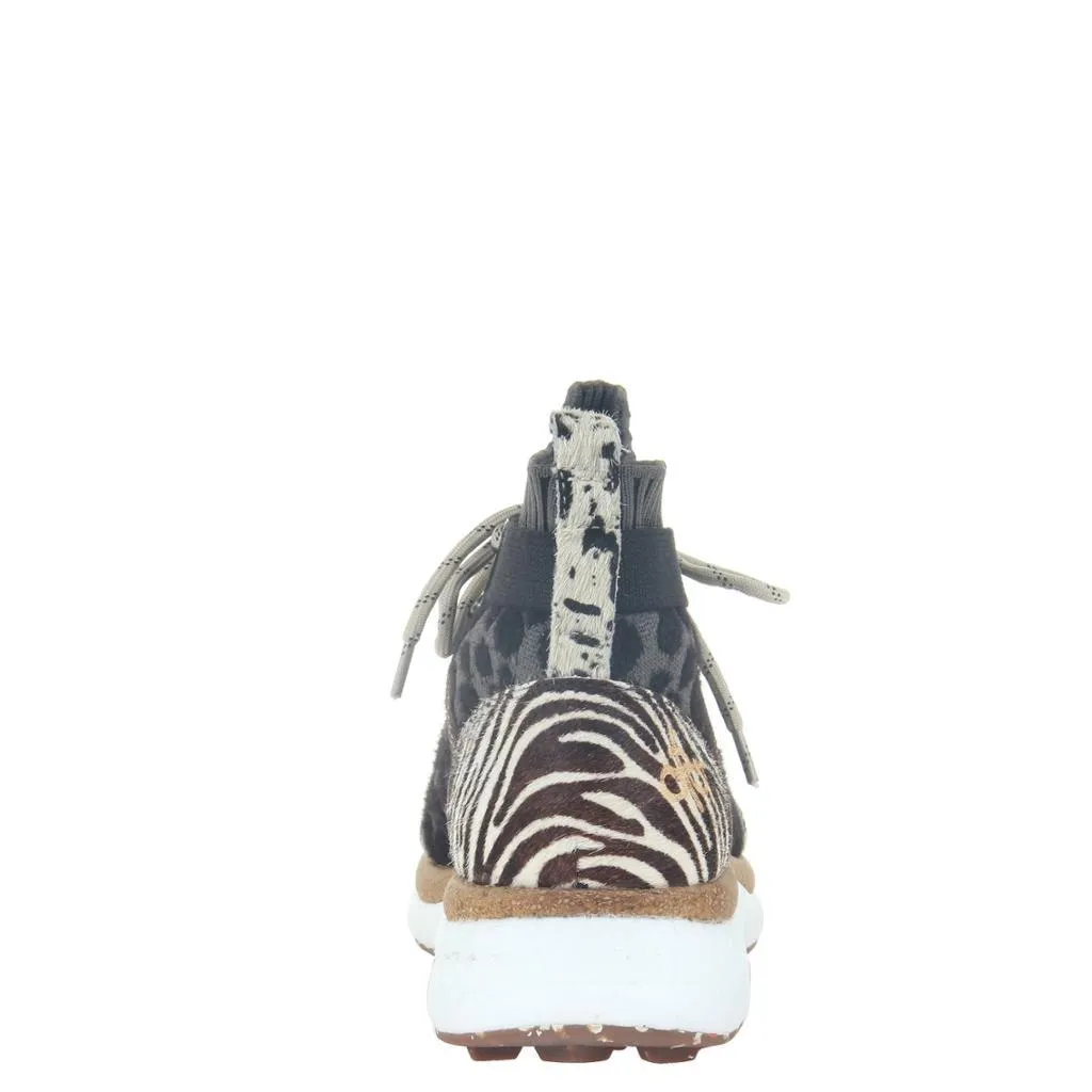 HYBRID in ANIMAL PRINT High Top Sneakers