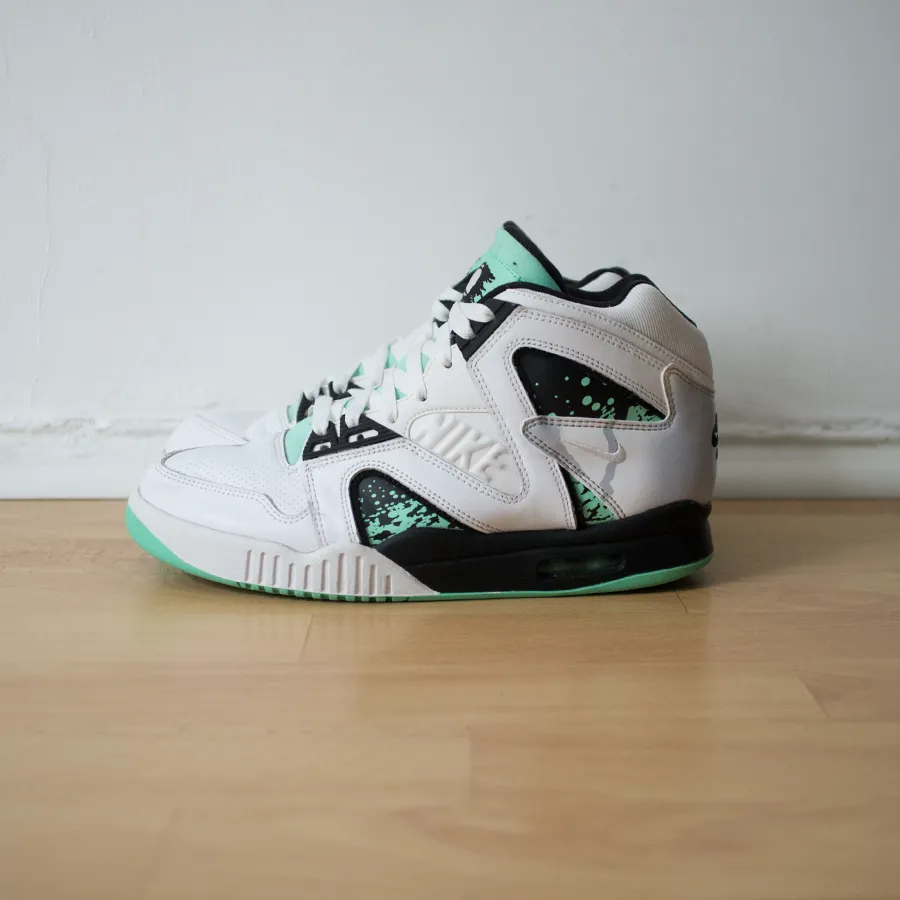 Nike Air Tech Challenge Hybrid QS US 8.5