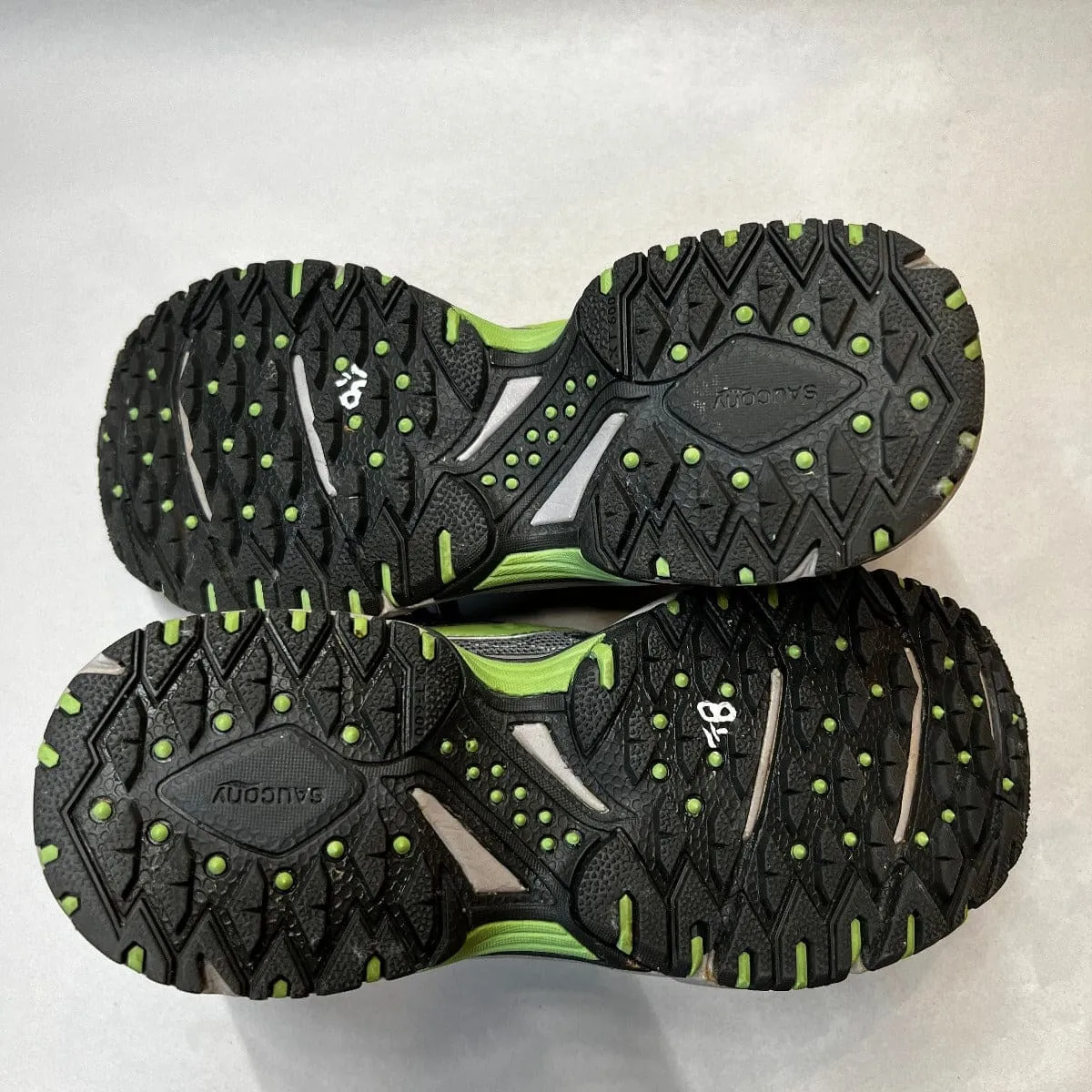 Women's Saucony •Ridge TR-Original• Trail Running Shoe - Gray/Green- Size 8M Preowned